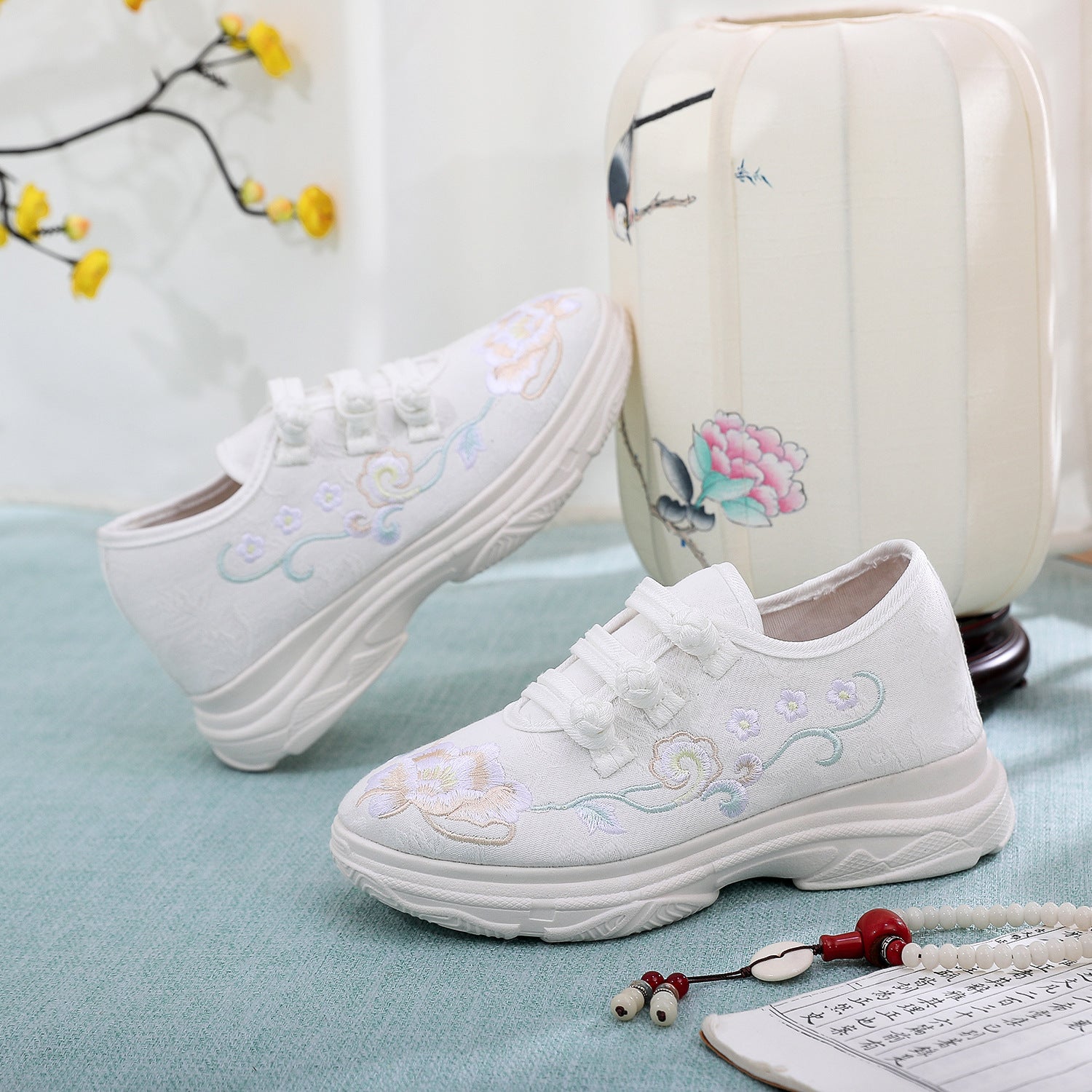 Arts Embroidered Thick Canvas Shoes