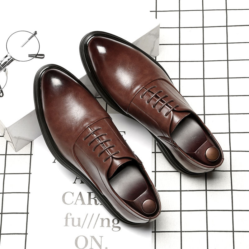 Chaussures en cuir formelles d'affaires coréennes à bout pointu en dentelle pour hommes