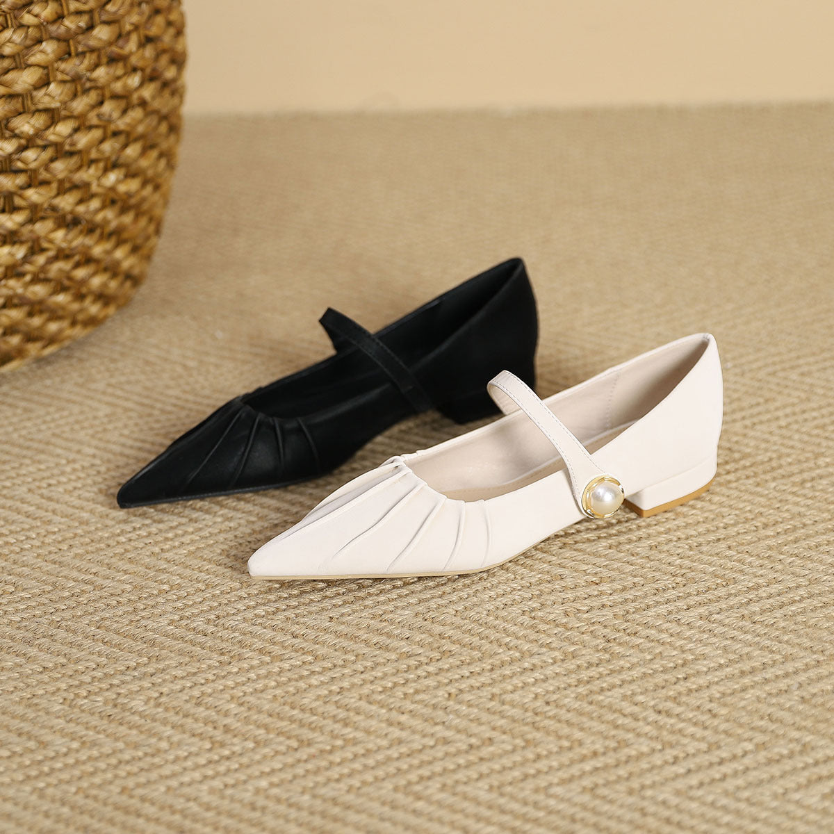 Women's Strap Pearl Buckle Low Wrinkle Lotus Women's Shoes