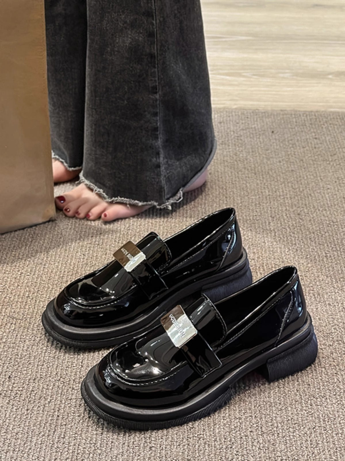 Schwarze Plateau-Loafer im britischen Stil für Damen im Herbststil