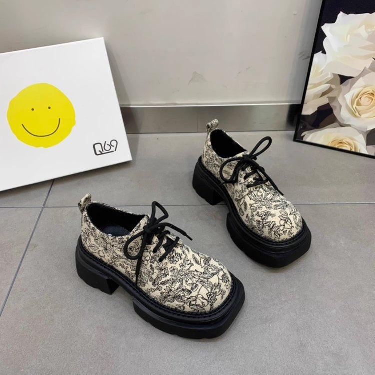 Damenmode im chinesischen Stil Frühling bedruckte Oberfläche Damenschuhe