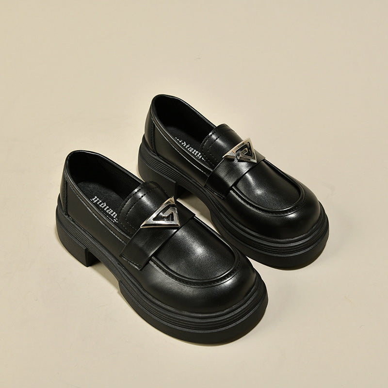 Dünne schwarze Nischen-Loafer im britischen Stil für Damen