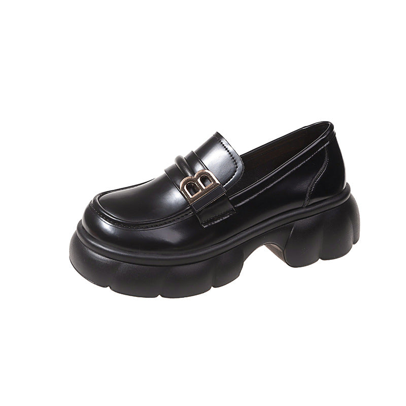 Kleine Slip-On-Loafer im britischen Stil für Damen mit französischer Plateausohle