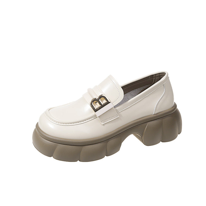 Kleine Slip-On-Loafer im britischen Stil für Damen mit französischer Plateausohle