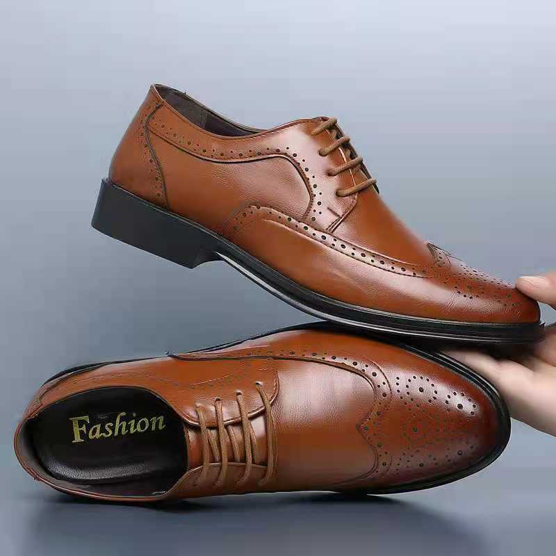 Zapatos de cuero de negocios tallados hermosos para hombres