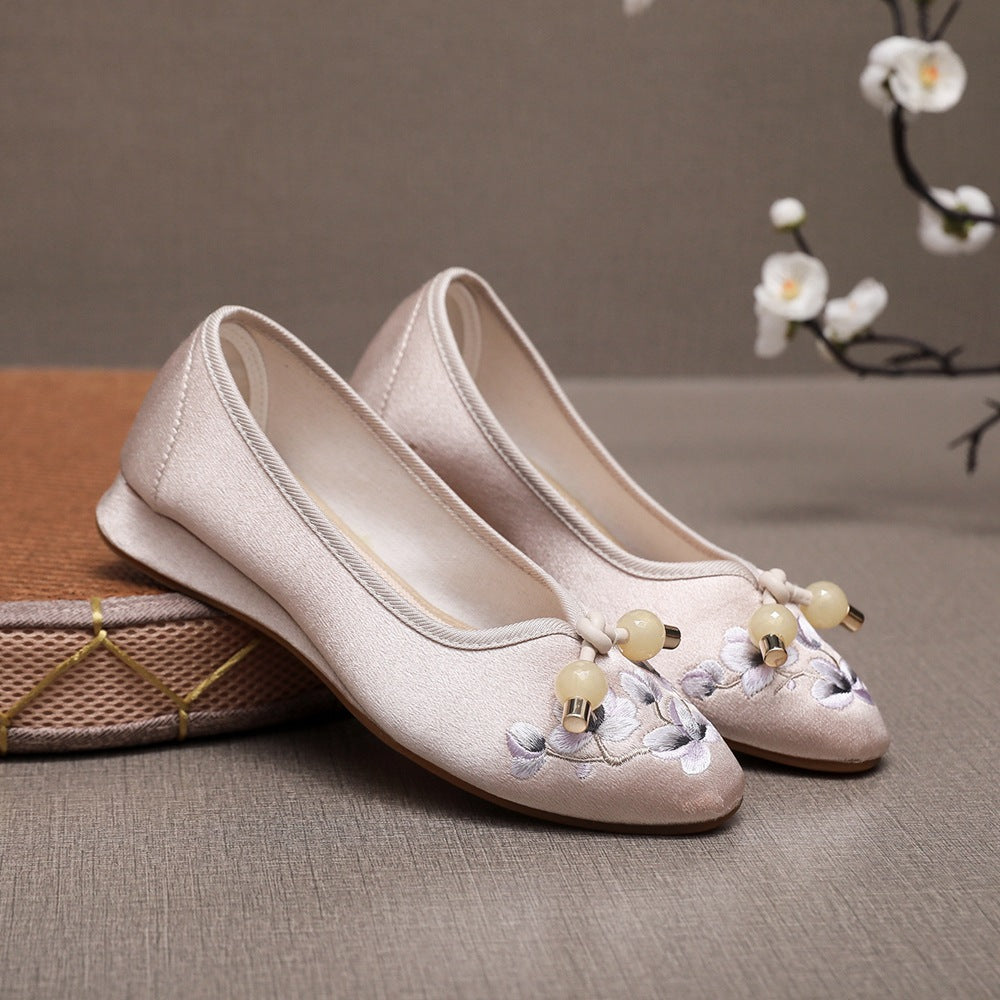 Flache, bestickte Canvas-Schuhe für Damen aus Seide und Baumwolle im chinesischen Stil