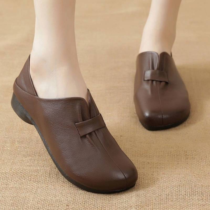 Women's Real Soft Mother Pumps Round Toe Leather Shoes