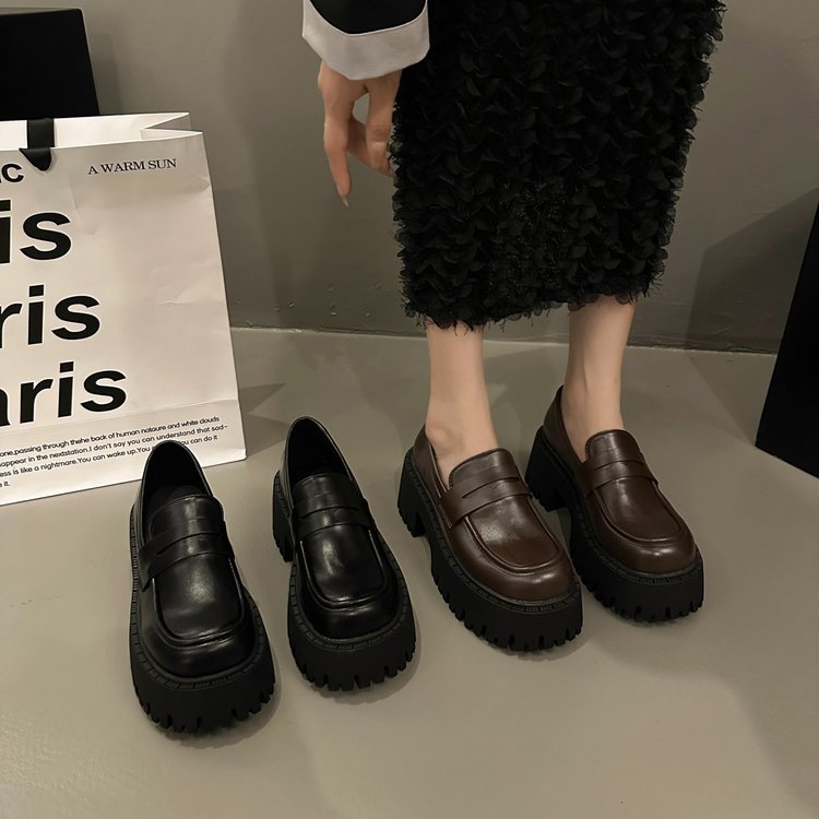 Mocassins rétro à semelle épaisse pour femmes avec jupe d'automne