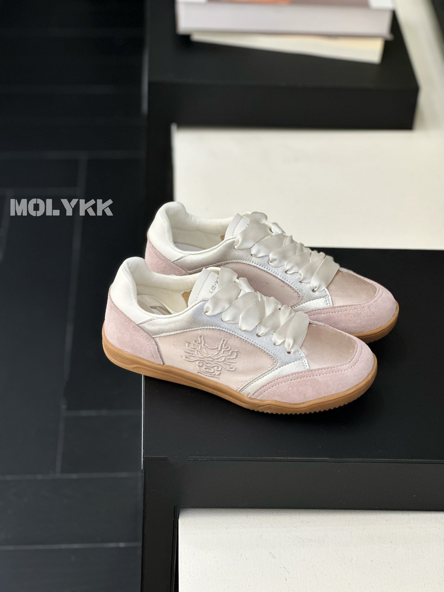 Women's Satin Soft Bottom Breathable Flat Lace Sneakers