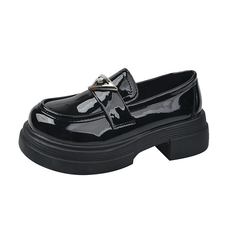 Dünne schwarze Nischen-Loafer im britischen Stil für Damen