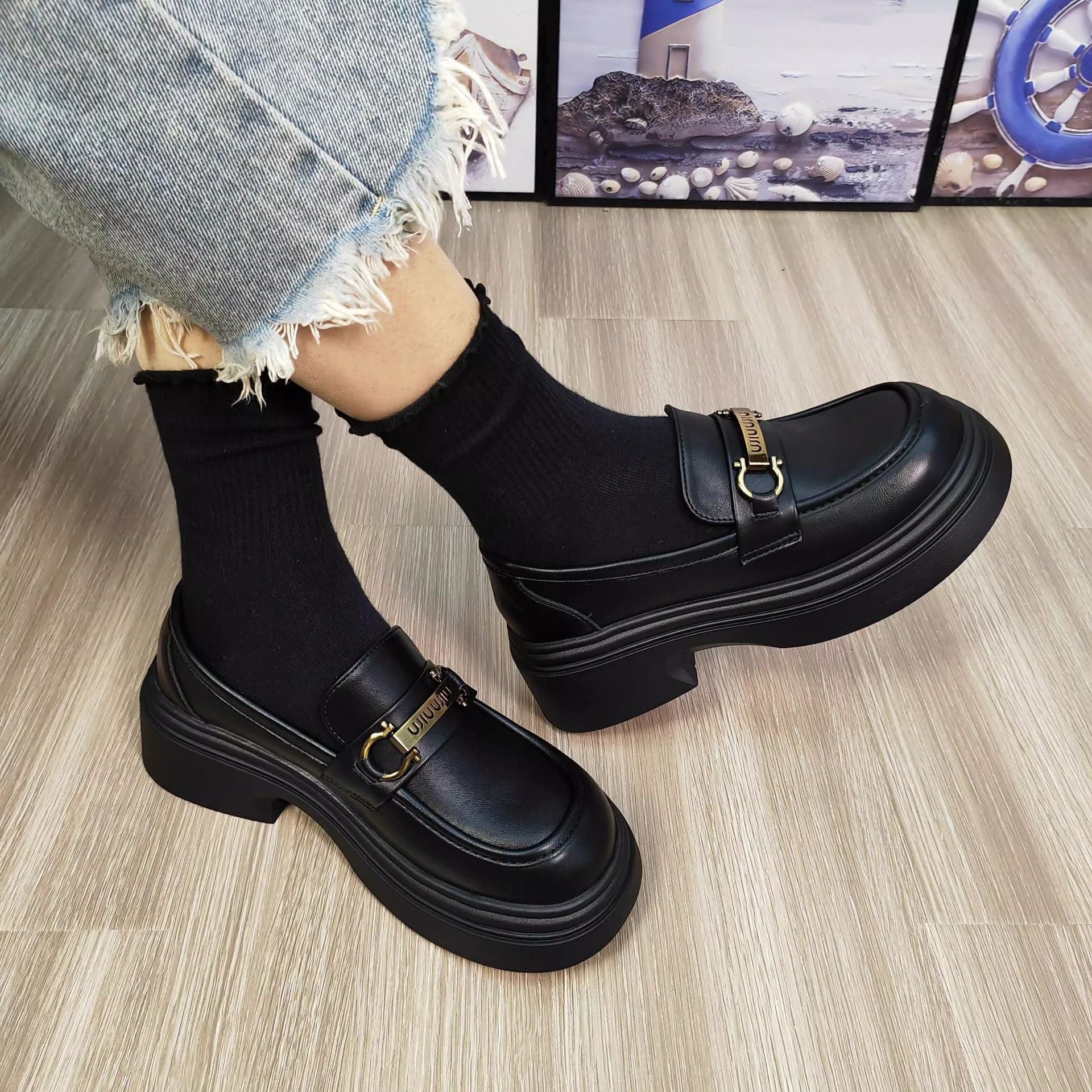 Schwarze dicke Loafer im britischen Stil für den Frühling für Damen mit rundem Kopf