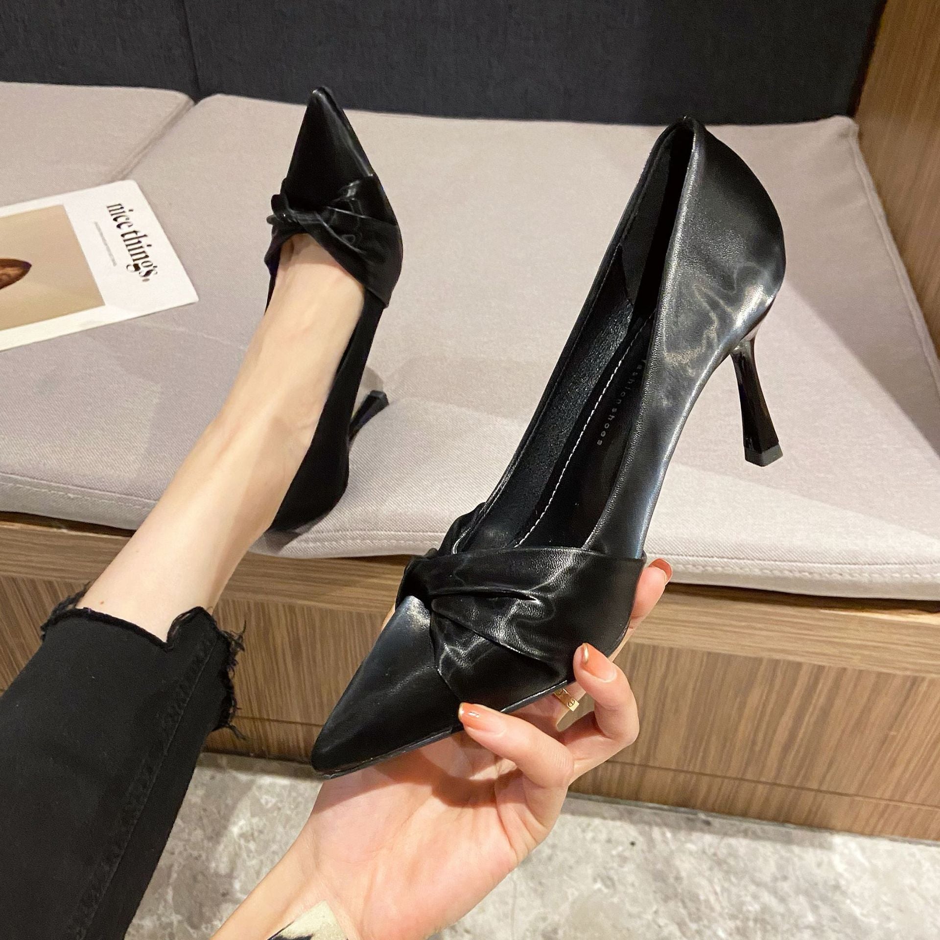 Chaussures à talons aiguilles pointues et basses de couleur unie pour femmes