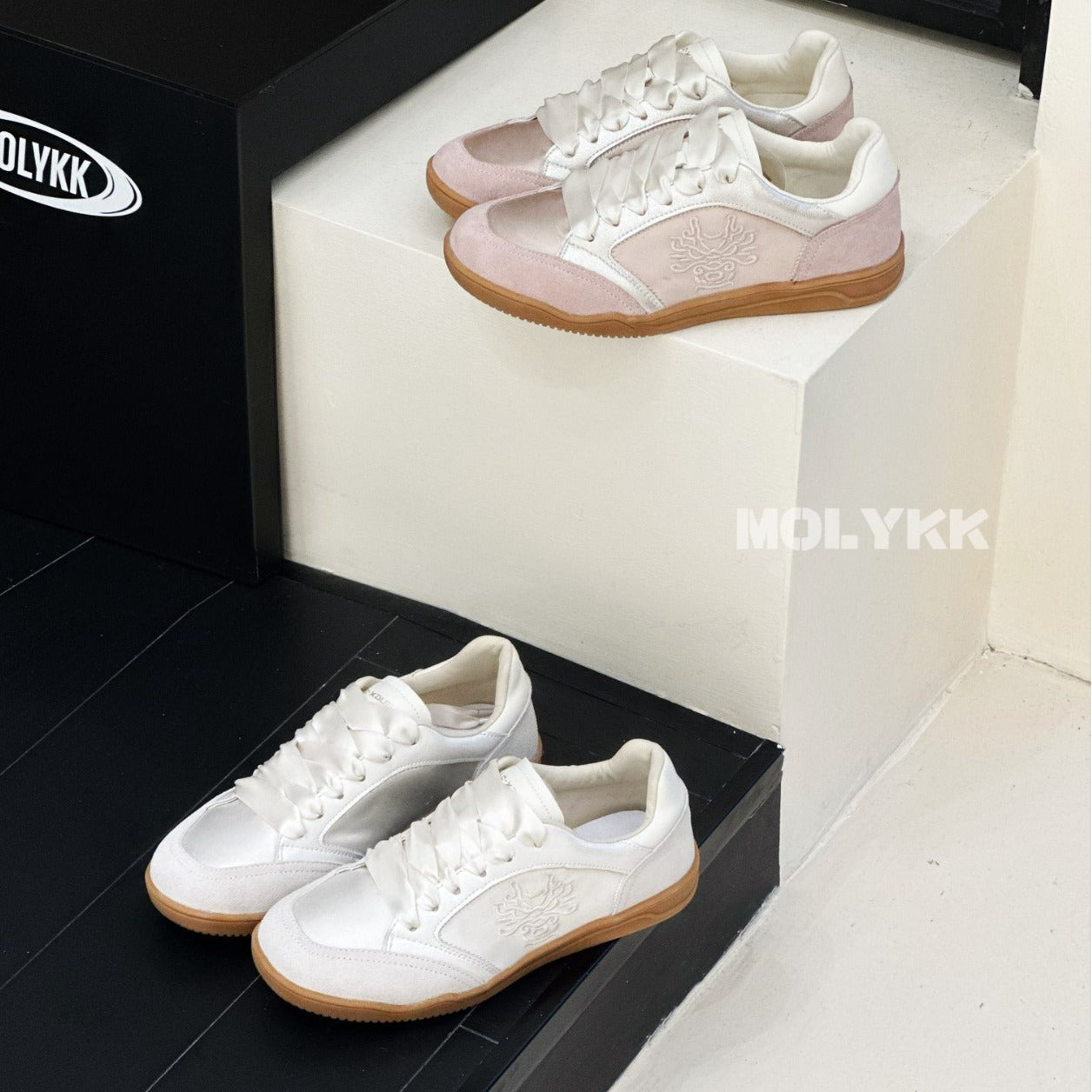 Women's Satin Soft Bottom Breathable Flat Lace Sneakers