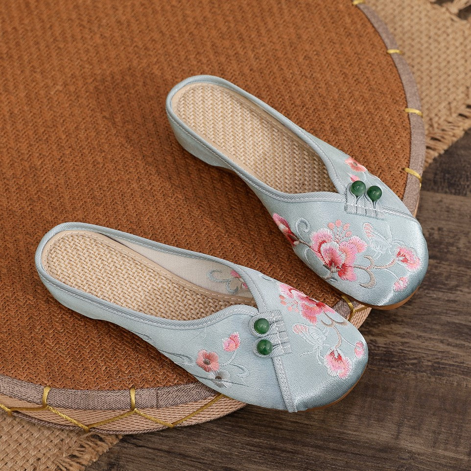 Women's Embroidered Closed-toe Summer Wear Slippers