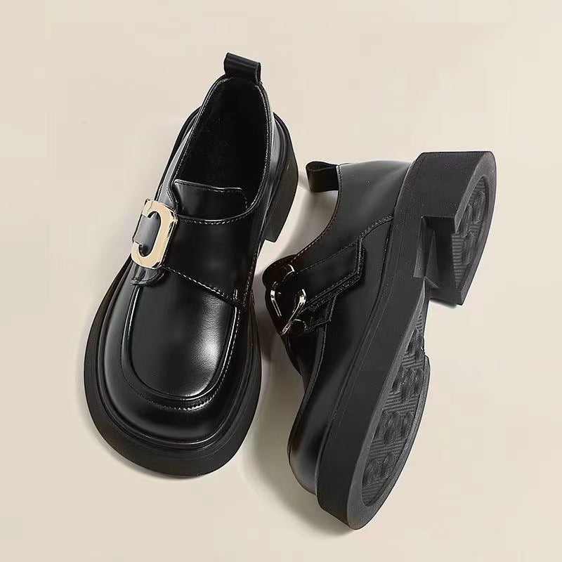 Schwarze Mary Jane-Schuhe mit Plateausohle für Damen, klein, mit einem Pedal, die die Höhe erhöhen