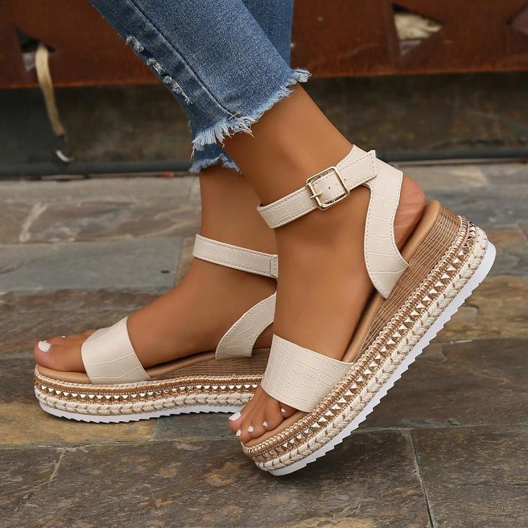 Women's Plus Size Buckle Wedge For Summer Sandals