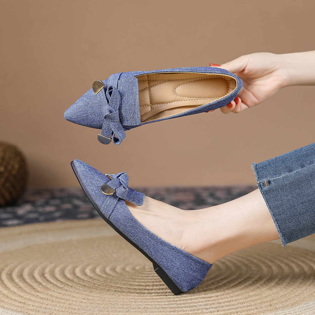 Flache, niedrig geschnittene, einlagige Slip-On-Schuhe aus weichem Denim für Damen