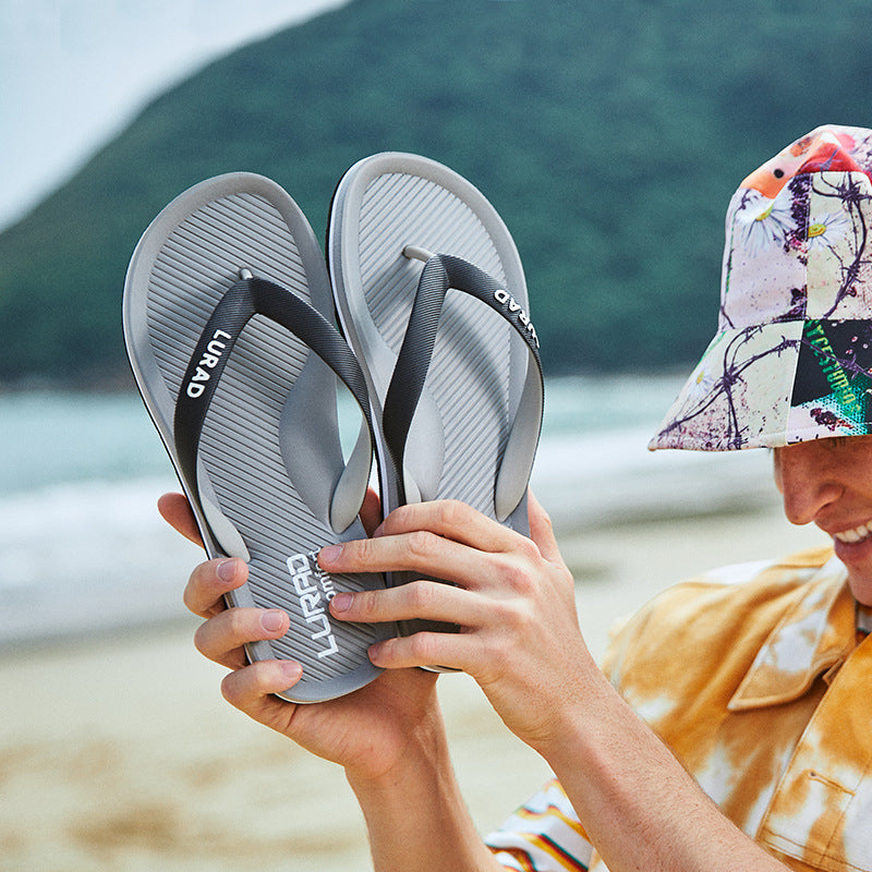 Tongs d'été pour hommes grises avec sandales à semelle épaisse