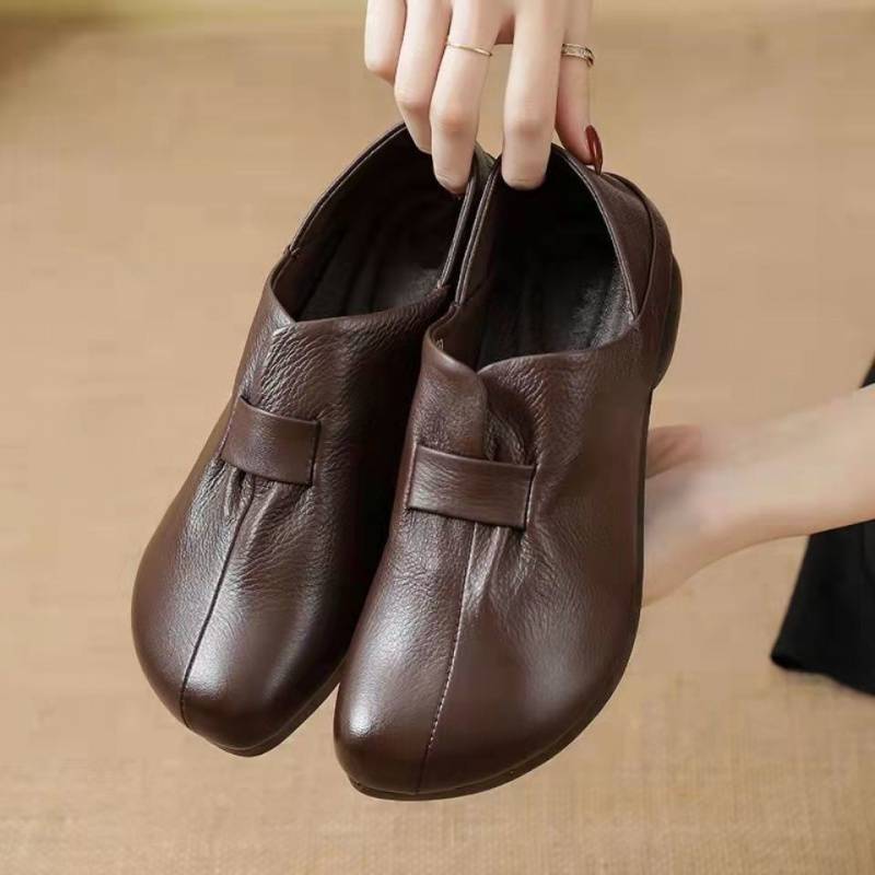 Women's Real Soft Mother Pumps Round Toe Leather Shoes