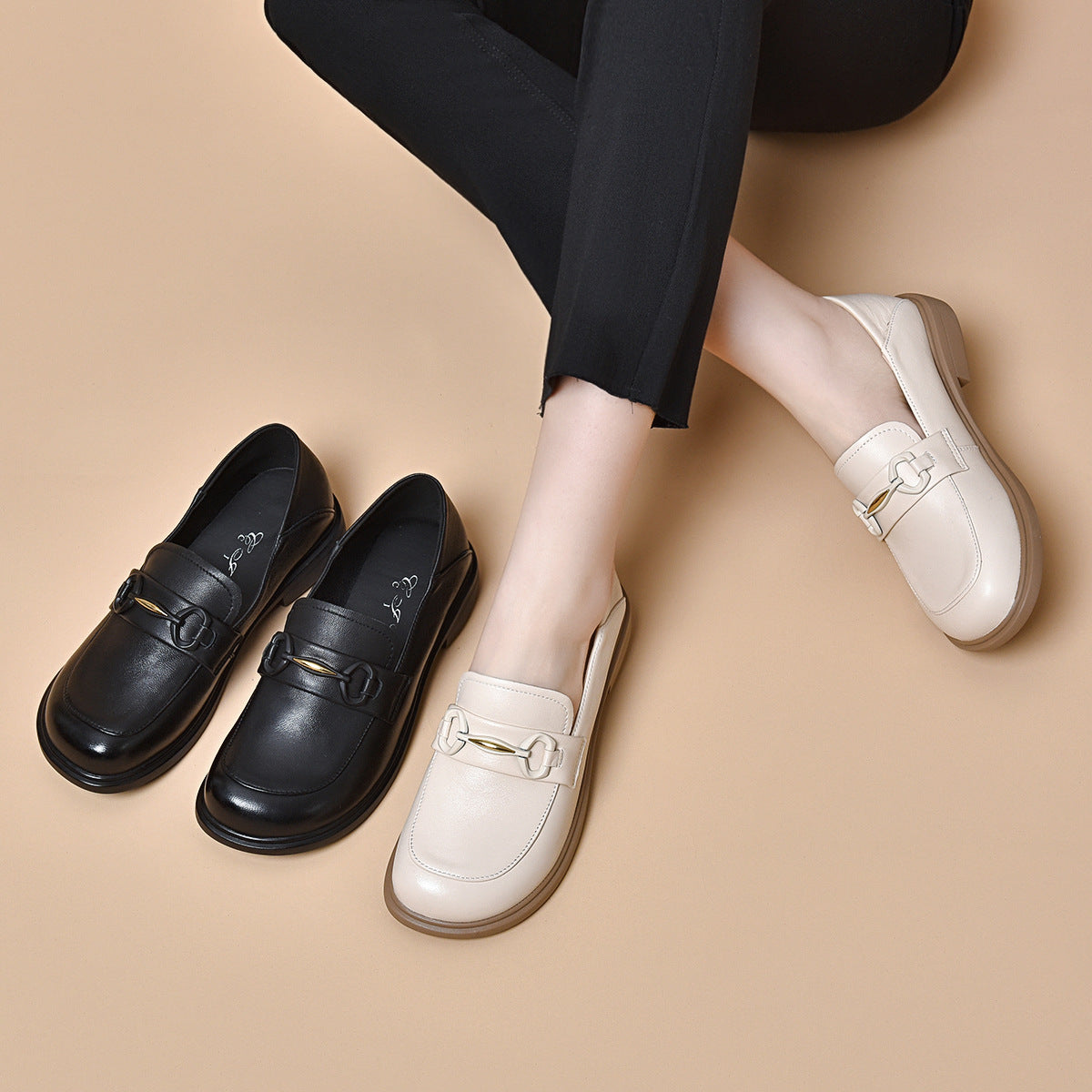 Damen-Loafer im koreanischen Stil mit runder Spitze und flacher Unterseite, bequem und flach aus Schaffell