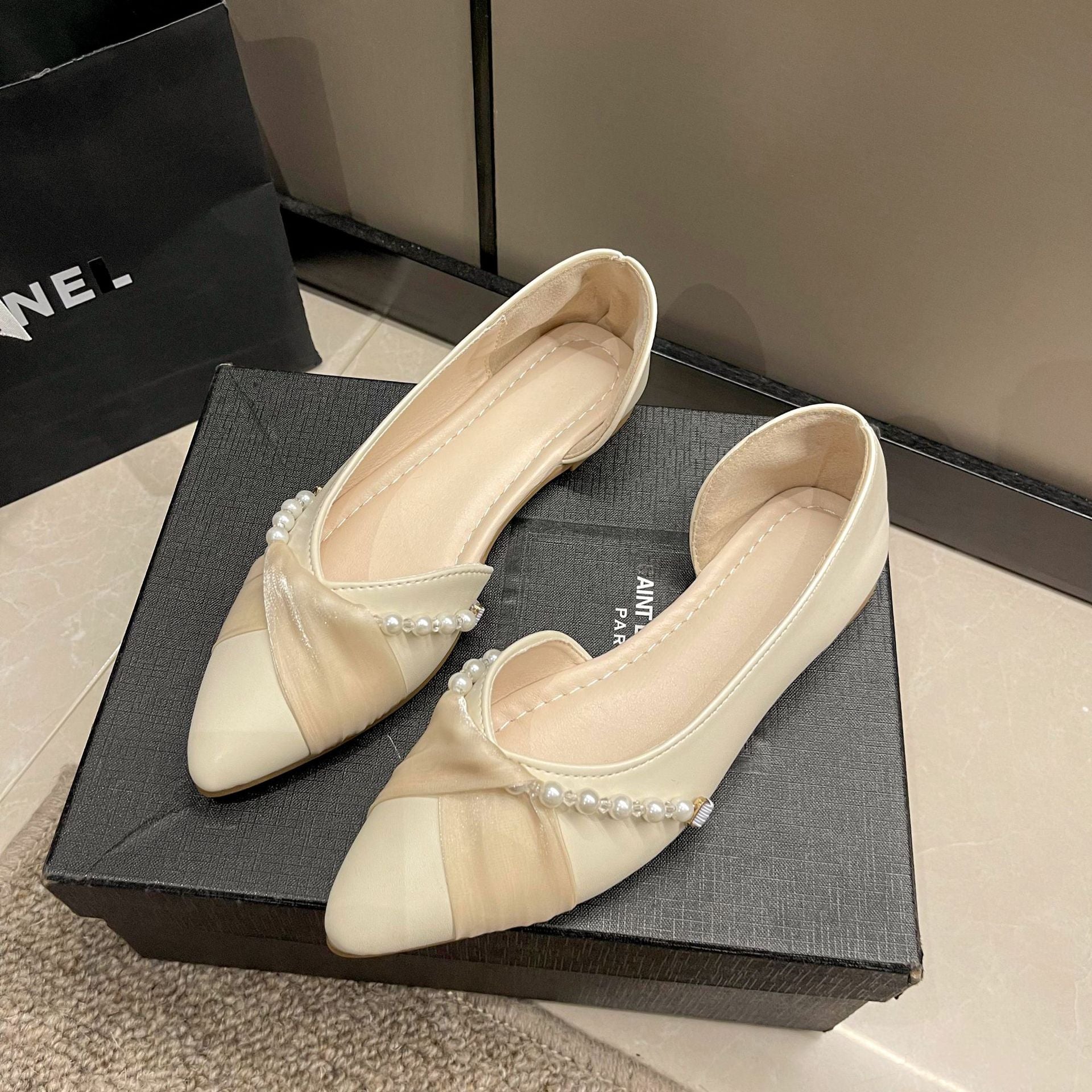 Women's Mouth Pointed Flat Korean Fashion Pearls Women's Shoes